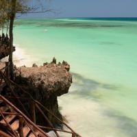 Unguja Lodge Zanzibar stairs to beach